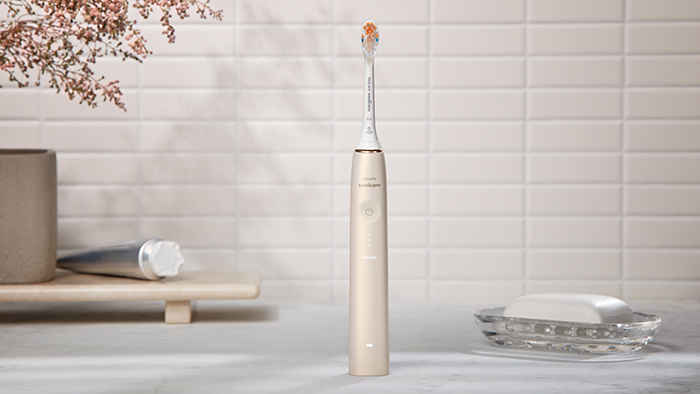 An in-vitro assessment of the Philips Sonicare DiamondClean Prestige 9900 power toothbrush and A3 Premium All-in-One brush head on induced staining | Philips Sonicare Clinical Study (2021)